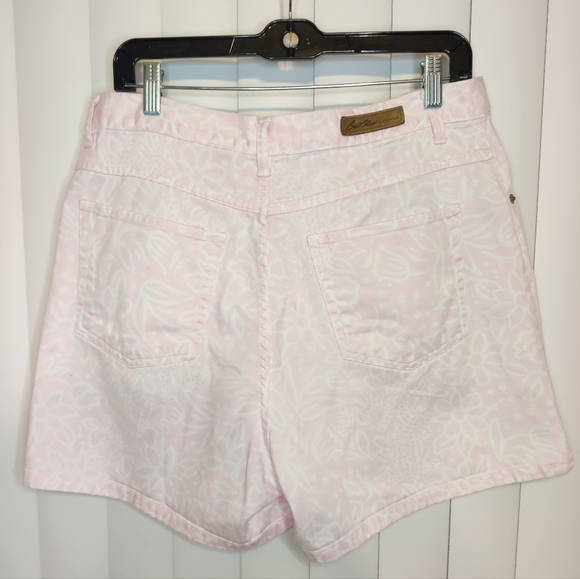 Bill Blass Pastel pink with white floral pattern denim shorts size 12 - Picture 2 of 4